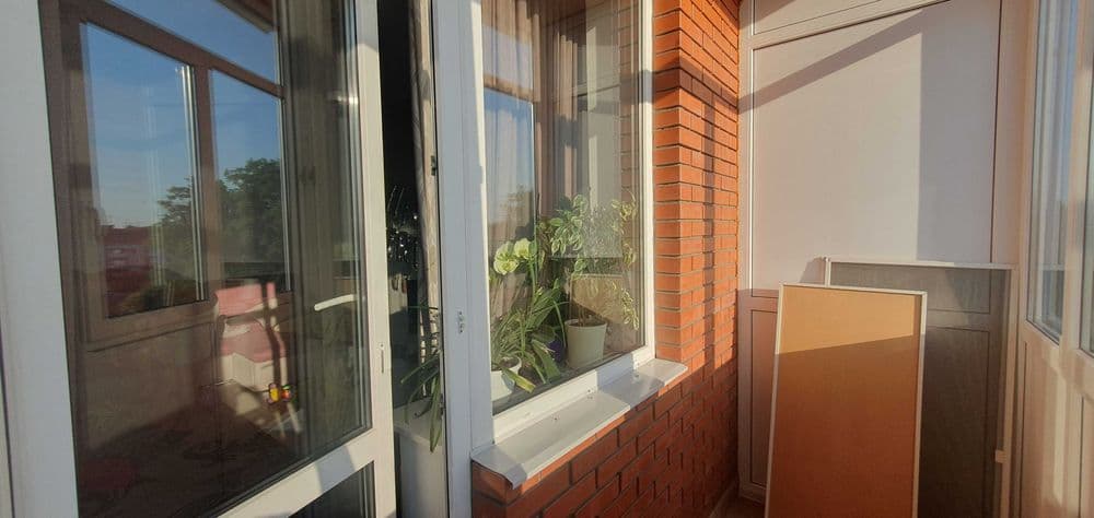 Центр Продам трехкомнатную квартиру в новом кирпичном доме ЛД