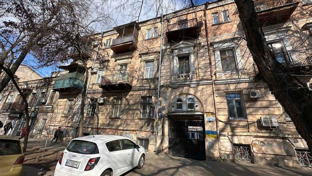 Коммунальная квартира в центре на Нежинской