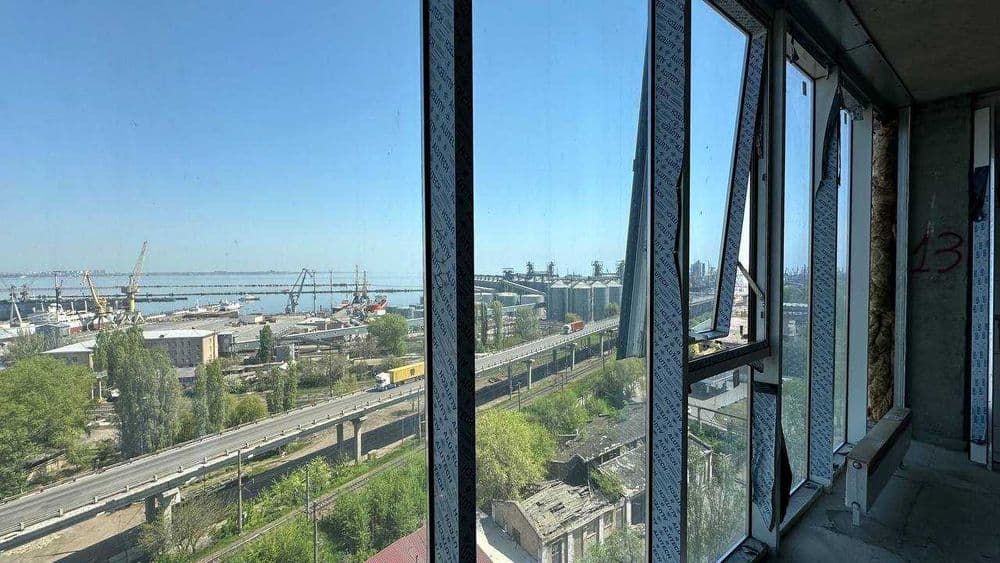 Продам офис в центре! Сданный дом Айтаун! Вид на залив