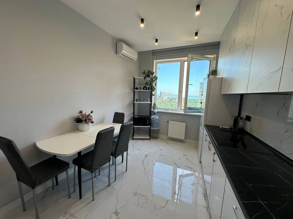 Продажа 1-комнатной квартиры 40 м² с евроремонтом в ЖК 26 Жемчужина / Аркадия АШ