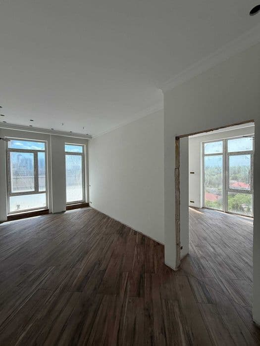 ПРОДАМ Пространство на Неделина 107 м2 2-к кв с террасой (МР)